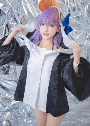 神楽坂真冬  – 第三季 序号6：《極楽の氷》FGO杨贵妃&企鹅莉莉丝 [150P3V-693MB]