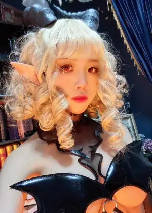 水淼Aqua  – 魅魔自拍 [66P1V-162MB]