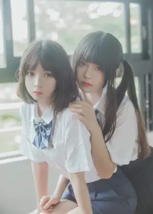 疯猫ss  – JK百合1 (桜桃喵&疯猫ss) [43P-325MB]