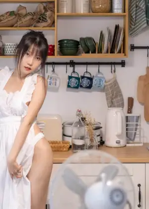 香草喵露露  – 厨娘 [55P1V-3.91GB]