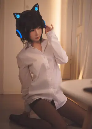 面饼仙儿  – 猫耳耳机 [17P-107MB]