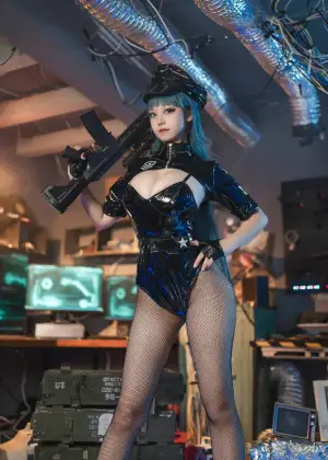 蜜汁猫裘  – 胶衣女警 [51P-899MB]