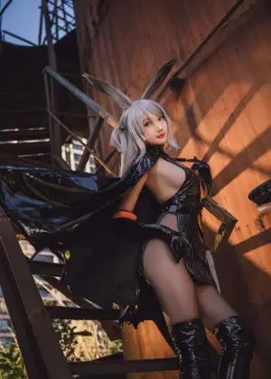 瓜希酱  – 暴行 [15P-74.8MB]