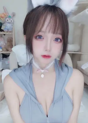 日奈娇(椎名莜)  – 兔兔卫衣 [65P1V-245MB]