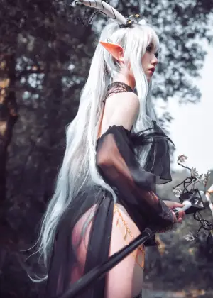 芋圆侑子 – 闪灵泳装 [9P-55.8MB]