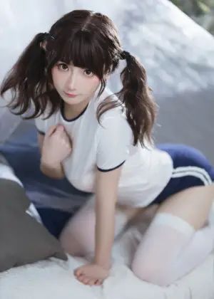 是三不是世 – 束缚 [37P-527MB]