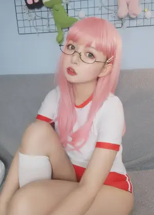 黑猫猫 – 体操服自拍 [15P-39.6MB]