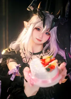 伊喵君 – 四叶草剧场 法芙娜 [27P-246MB]