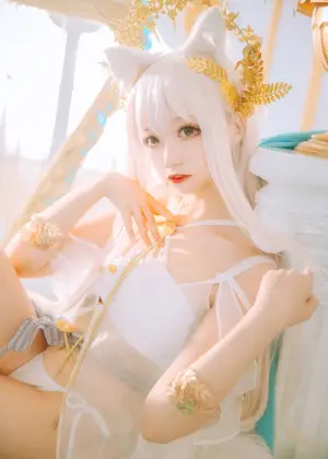 小野寺地瓜 – 白金泳装 [22P-253MB]