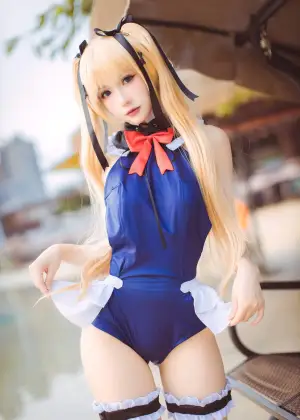 coser衣衣 – 玛丽萝丝泳装 [29P-45.5MB]