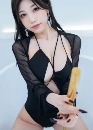 水淼Aqua – 泳装姐姐 [39P-42.1MB]