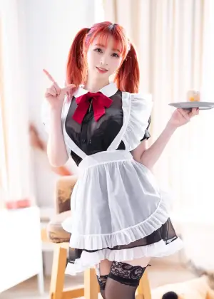 叉子宝宝 – 双马尾透明女仆 [43P-72.6MB]