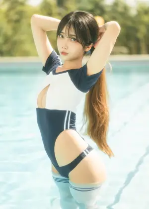 杏仁曲奇 – 蓝白泳装 [50P-953MB]