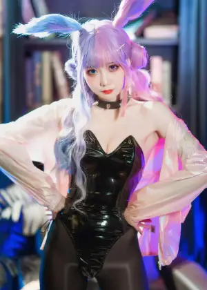 焖焖碳 – 麻辣兔头X异色兔 [38P-346MB]