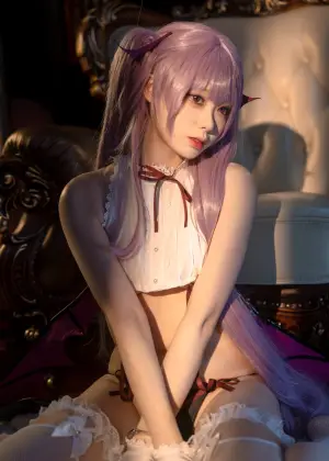 安食Ajiki – 笨拙的小恶魔 [41P-1.11GB]