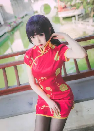 巧克力小圆面包 – 五更琉璃 新春旗袍 [22P-204MB]