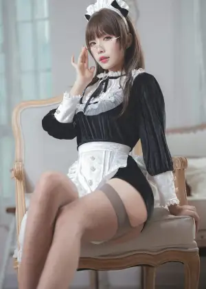 Neko-薇薇 – 丝绒女仆 [40P-102MB]