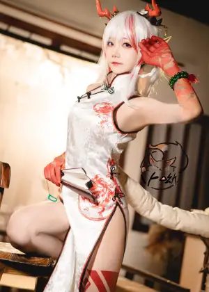 卜呦 – 年旗袍·乐逍遥 [15P-101MB]