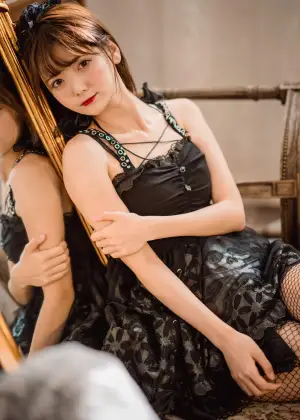 汉堡王kyokyo(陆卿卿) – 洛丽塔 [9P-16.3MB]