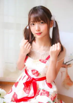 汉堡王kyokyo(陆卿卿) – 小草莓 [8P-17.3MB]