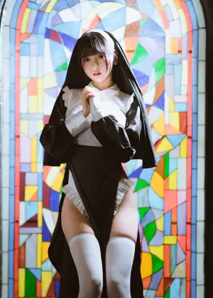 汉堡王kyokyo(陆卿卿) – 修女 [16P-210MB]