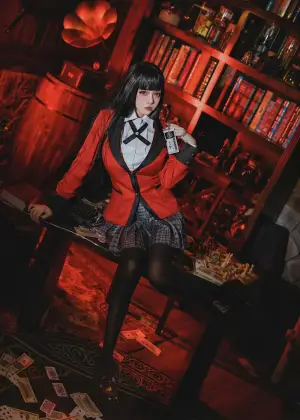 凛子酱 – 蛇喰梦子 [9P-51.3MB]