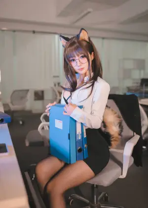桜井宁宁 – 柴犬秘书 [58P-1.2GB]