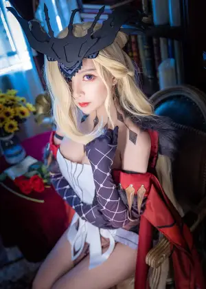 妍子坚不可摧 – La Signora [15P-128MB]