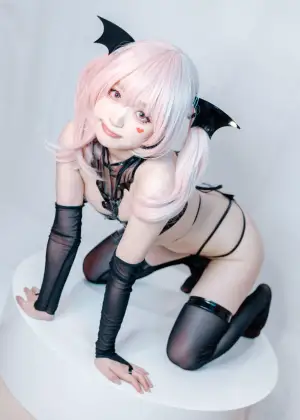 神沢永莉 – 万圣节 粉毛小恶魔 [41P-261MB]