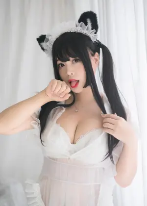 白烨 – 白猫透明女仆 [88P8V-509MB]