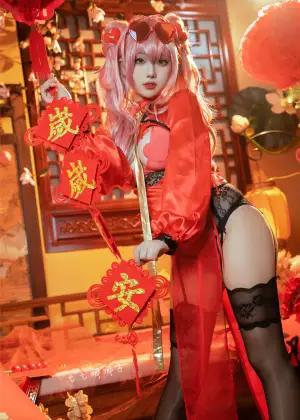 七七娜娜子 – 布莱默顿新春旗袍 [108P6V-771MB]