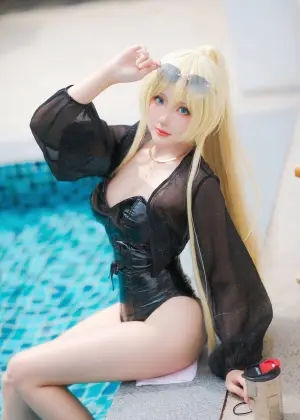 瓜希酱 – 俾斯麦 泳装 [20P-57.7MB]