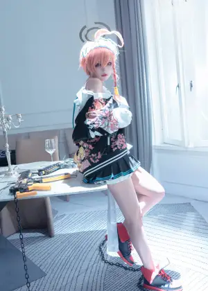 w百合欧皇子w – 美甘妮露 [26P-191MB]