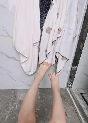 陈妮妮UNI – [微密圈] 美足艺术 [51P-142MB]