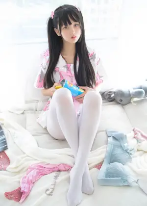 稚乖画册 夜夜 粉色睡衣 双马尾 [62P1V-3.7GB]