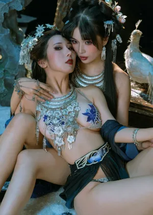 轩萧学姐&奶桃桃 – 苗疆少女 [24P1V-403MB]