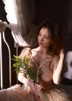 桃良阿宅 – 花束与影 [13P-52.6MB]