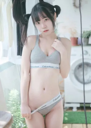 可可小白兔 – 首發 居家可攜帶小蘿莉🐰 [22P-77.8MB]