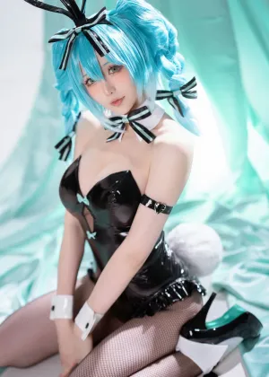 星之迟迟 – 2025年5月计划C 初音未来兔女郎 [44P1V-710MB]