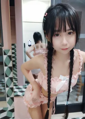 萌芽儿o0 – 南瓜睡衣 [26P-107MB]