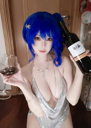 蜜汁猫裘 – 碧蓝航线 圣路易斯礼服自拍 [16P1V-1.23GB]