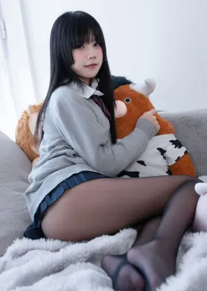 清水凪 – 彼女の部屋 [50P-459MB]